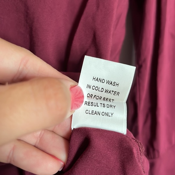 NWT Small Wine Floral Embroidery Jodifil Bell Sleeve Boutique Top - Picture 4 of 4